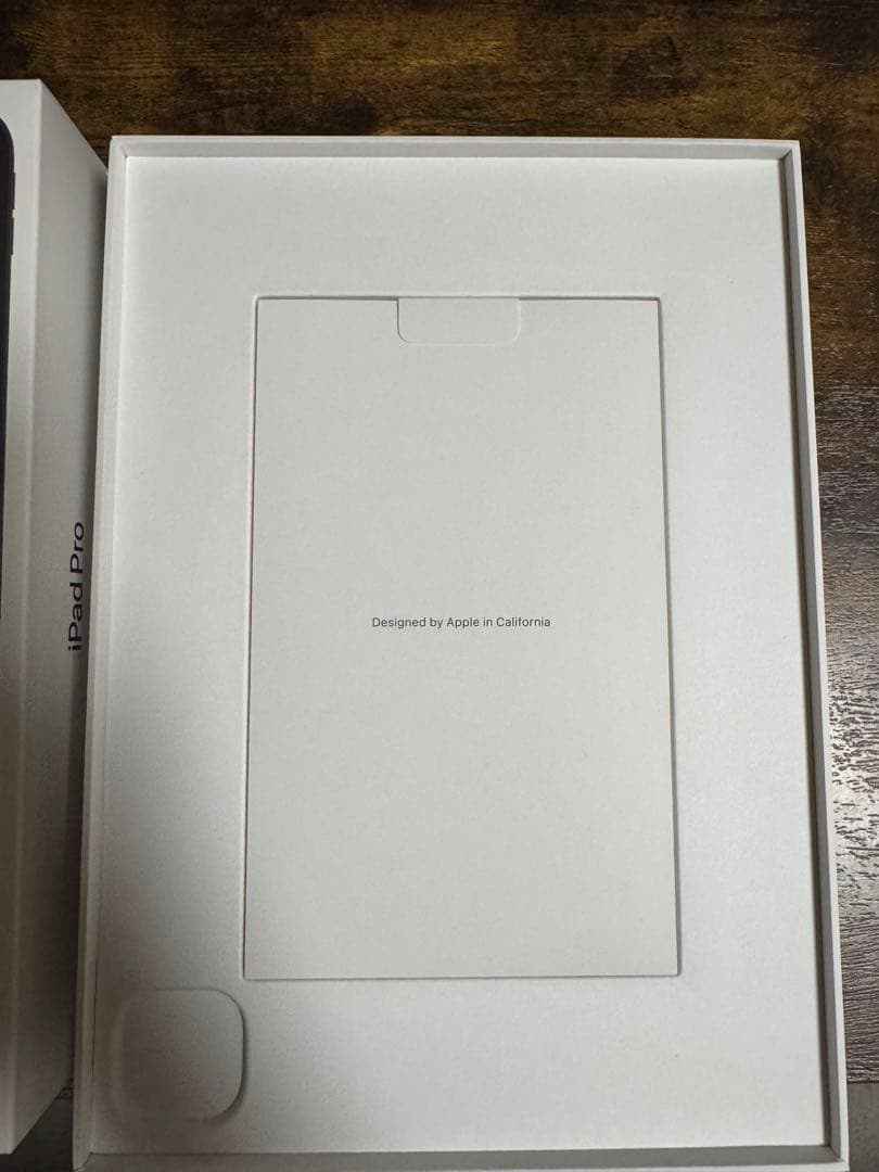 iPad Pro 11インチ 2025年モデルスペースグレー 本体 ほぼ未使用