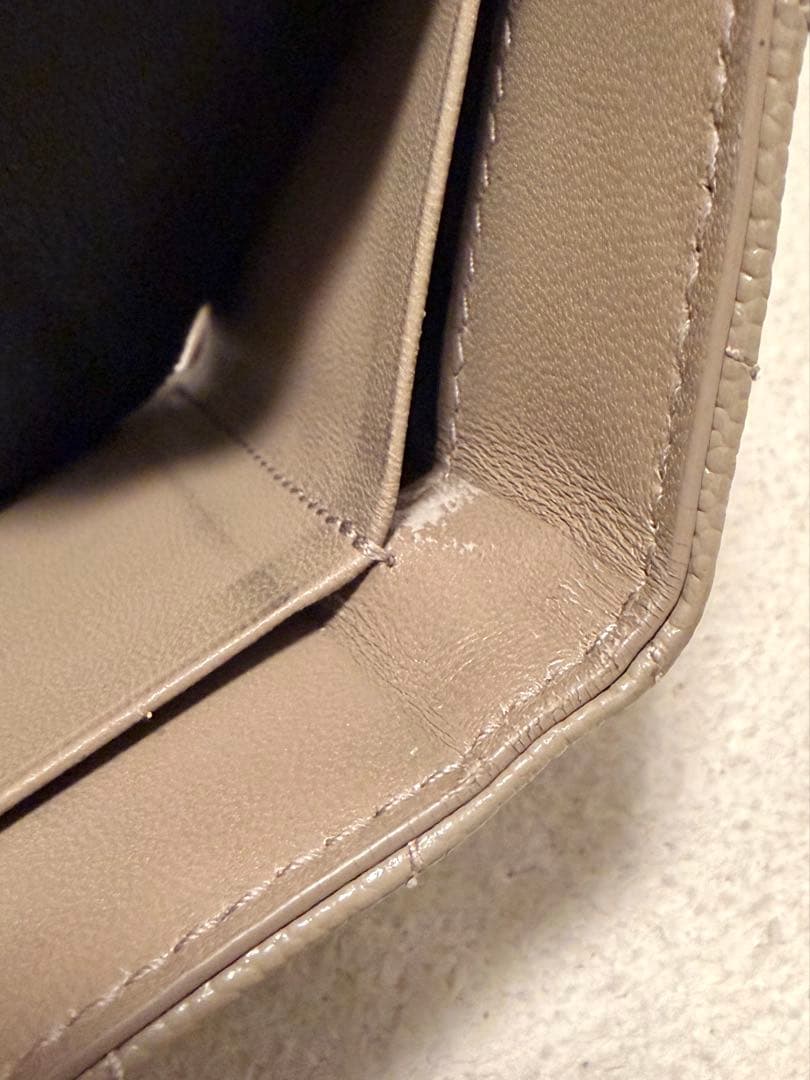 YVES SAINT LAURENT イヴサンローラン ベージュ 三つ折り財布