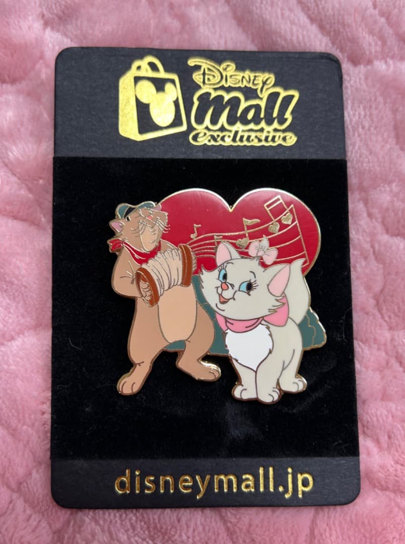 ディズニーモール　マリー　ピンバッジ　LE100