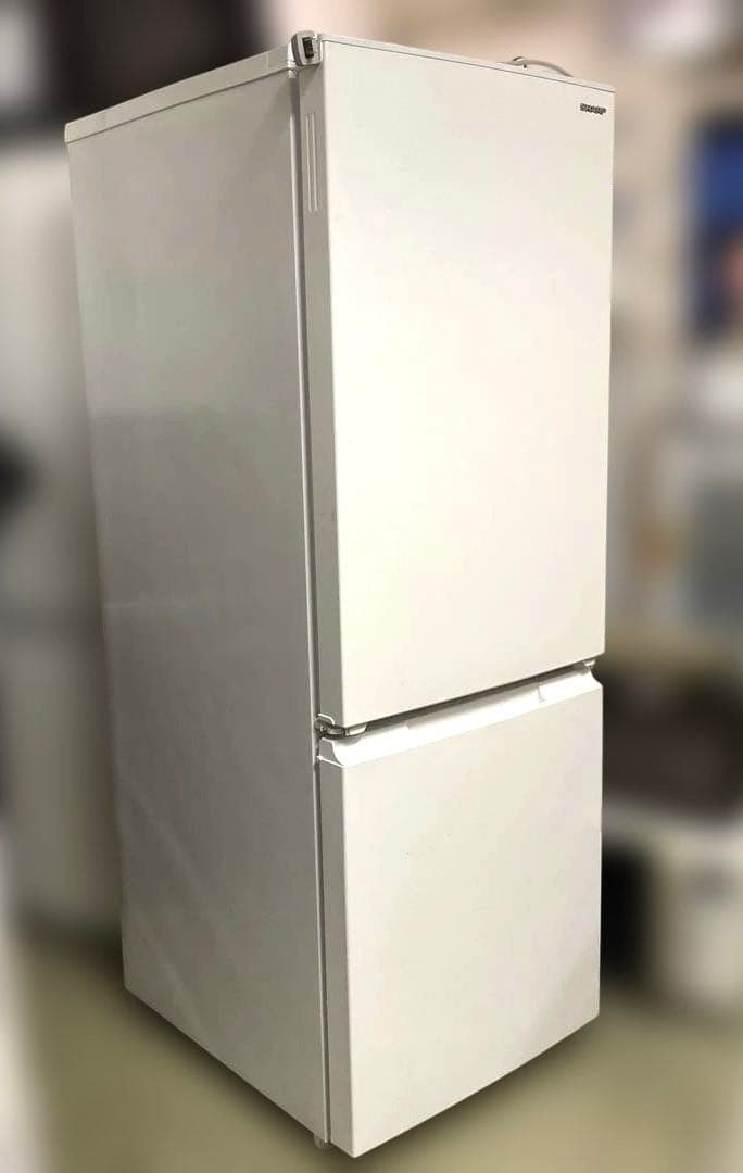 近隣地域限定送料無料❗️ 美品　2022年製 SHARP 179L冷蔵庫