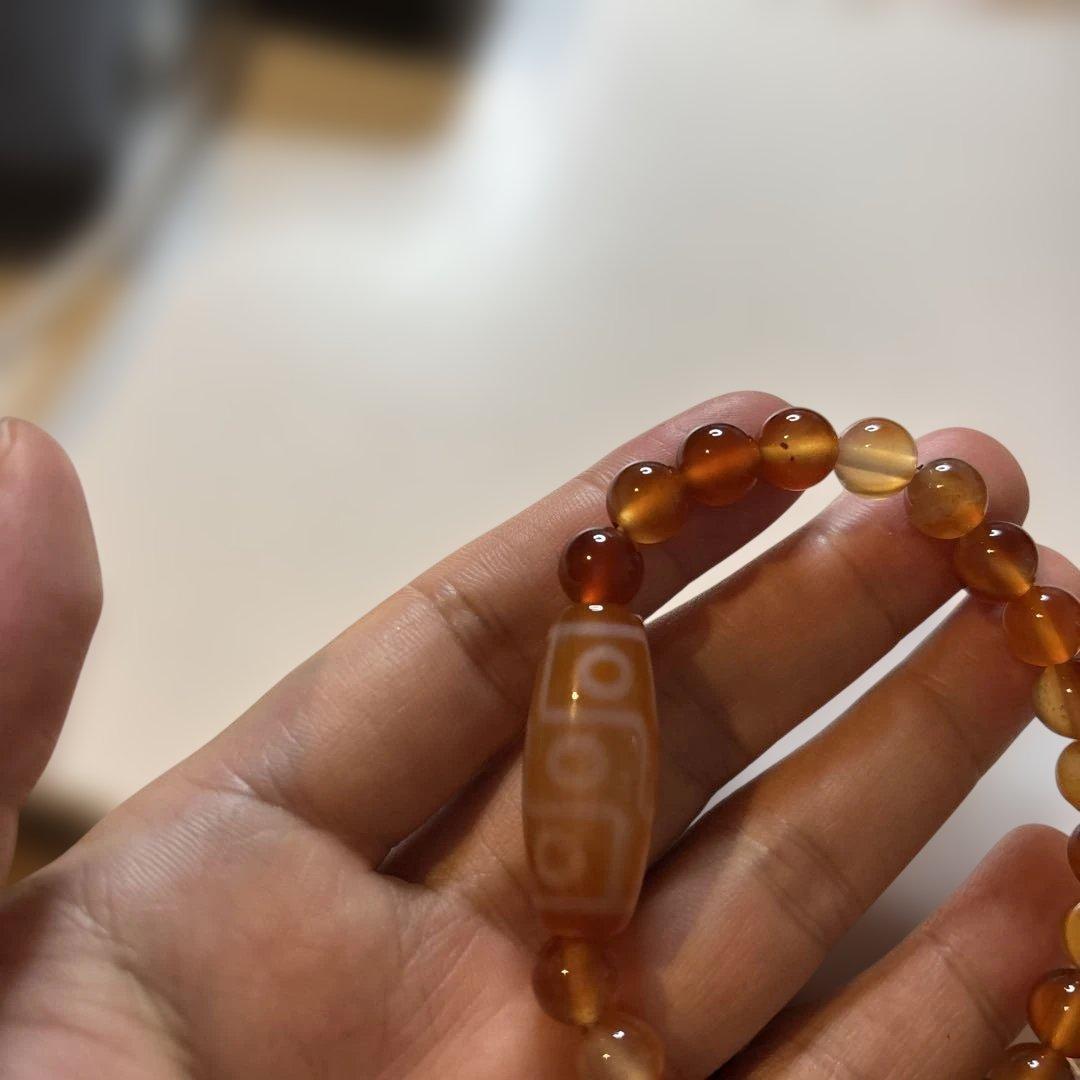 これは！すっごいパワー！希少！老玉髄オレンジ九眼天珠！カーネリアン！すんごいくる