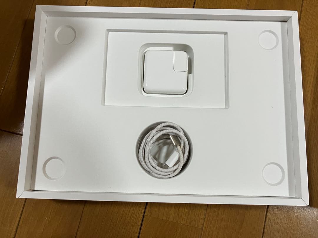 【美品】MacBook Air M2（13.6）8GB/256GB付属品完備