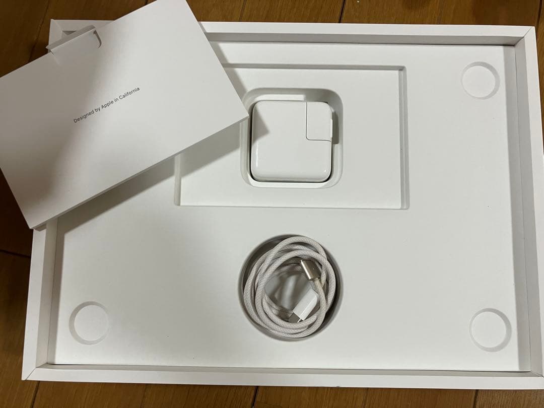 【美品】MacBook Air M2（13.6）8GB/256GB付属品完備