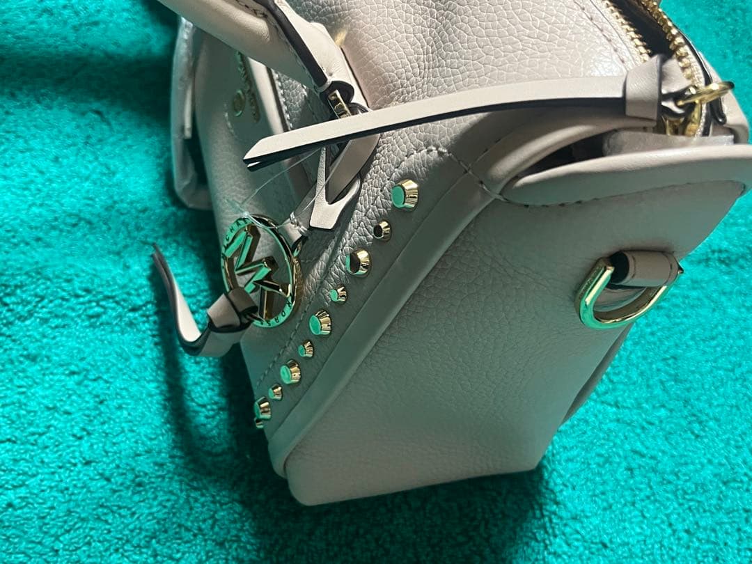 MICHAEL KORS スタッズ付きレザーバッグ