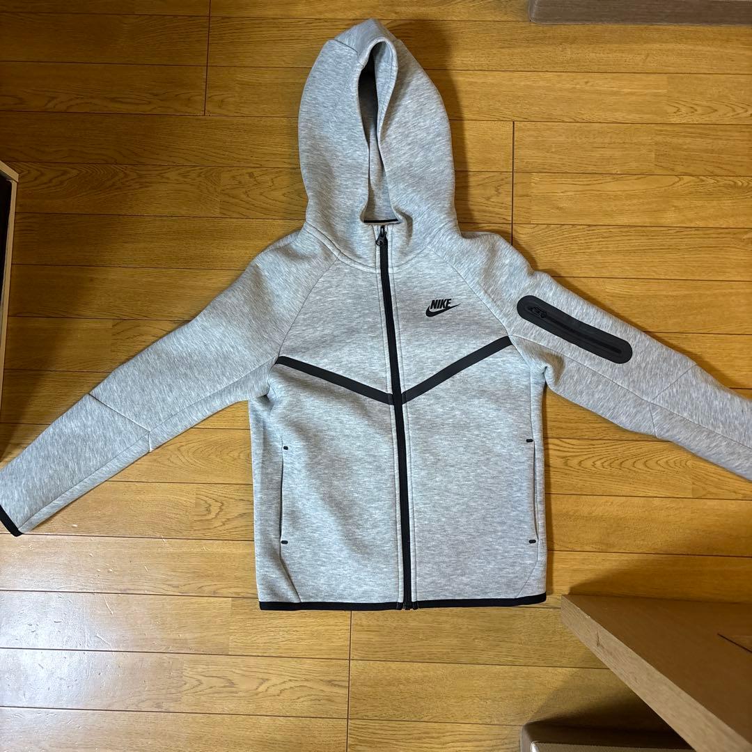 uuutttaaa Nike テックフリース150
