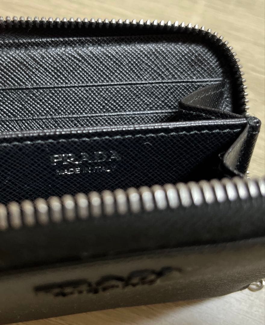 PRADA ブラック ケース
