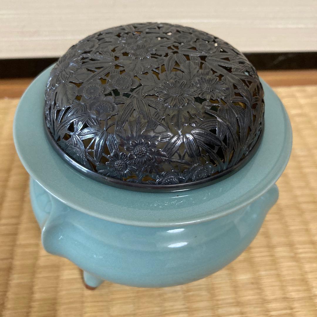 諏訪蘇山作 香炉 青磁 袴腰 三足香炉 純銀 花刻透し火屋 信幸造