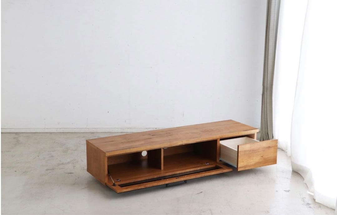 美品　テレビボード　サイドボード　おしゃれ収納　幅140cm