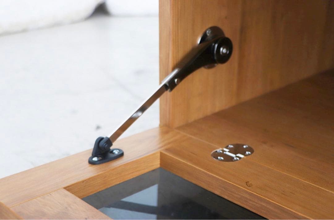 美品　テレビボード　サイドボード　おしゃれ収納　幅140cm