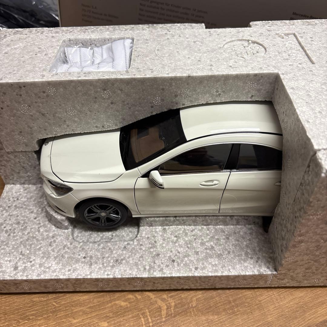 Mercedes Benz メルセデスベンツ CLA-CLASS 1/18