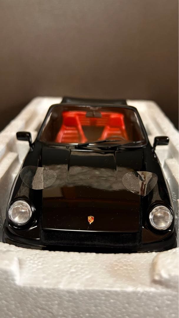 ミニチャンプスポルシェ 911 カレラ3.2 カブリオレブラック1/18