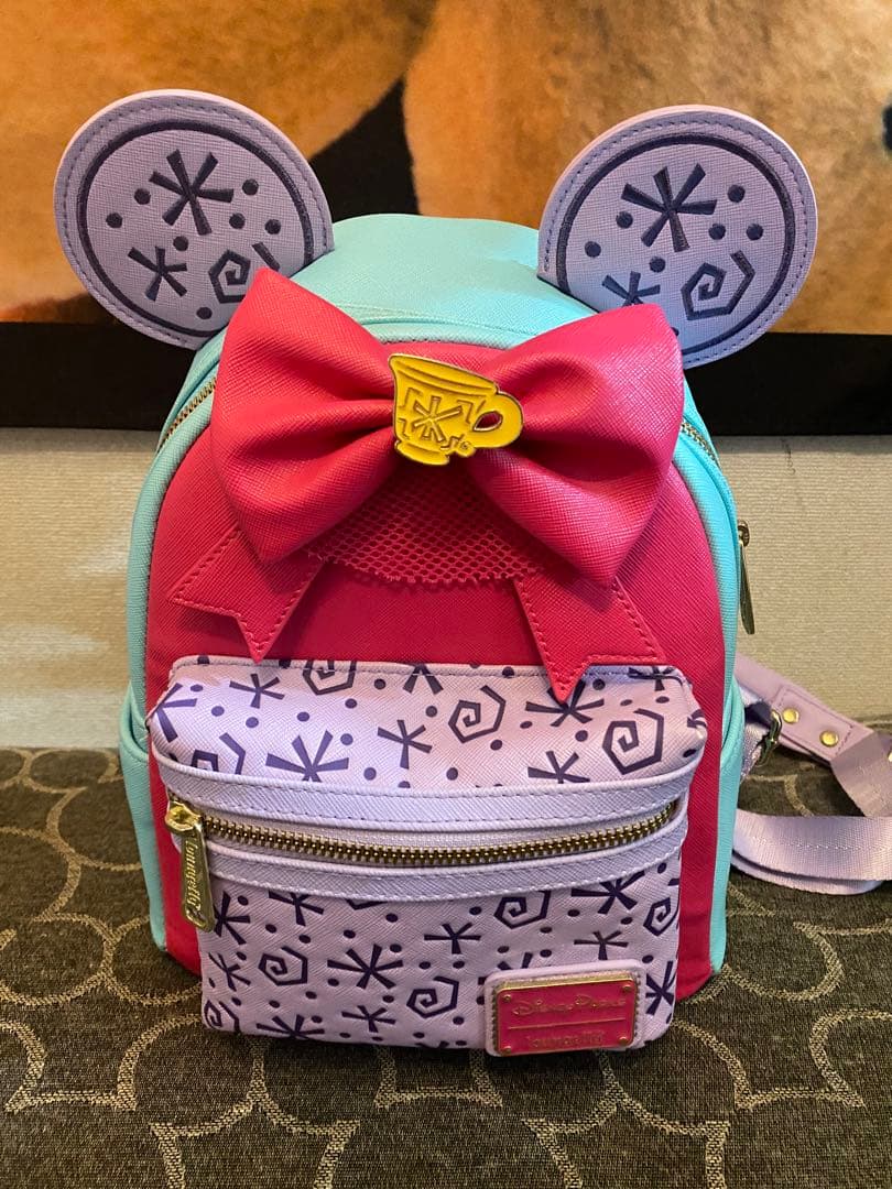 ラウンジフライ　不思議の国のアリス　バッグパック　リュック　lounge fly