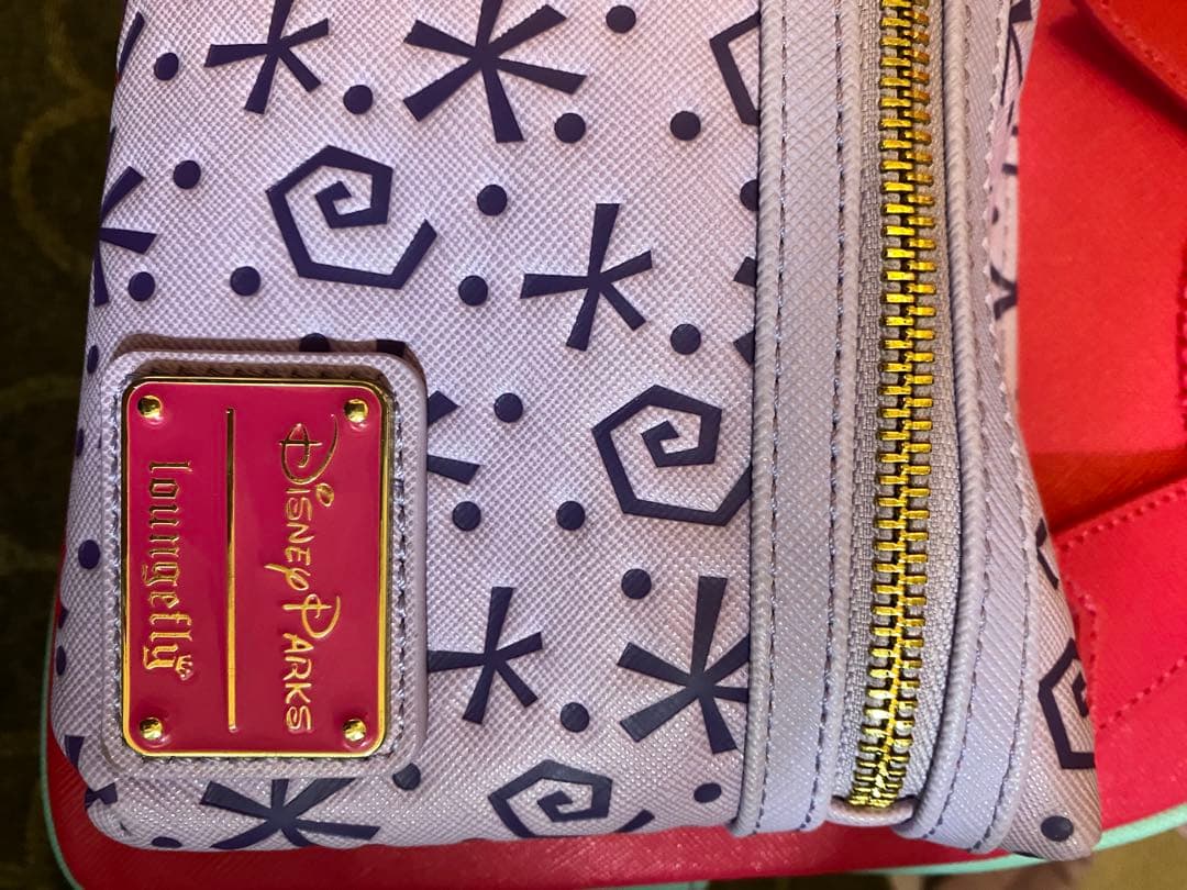 ラウンジフライ　不思議の国のアリス　バッグパック　リュック　lounge fly