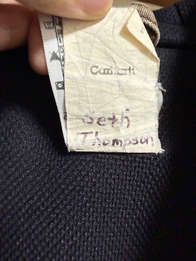 【人気】カーハートアクティブジャケット　ブラウン