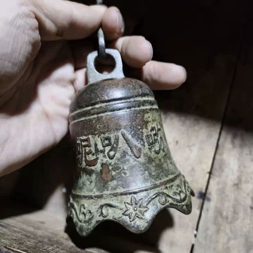 鈴 銅鐘 大号掛鈴 銅器 六字真言 装飾品 工芸品 美術品 置物