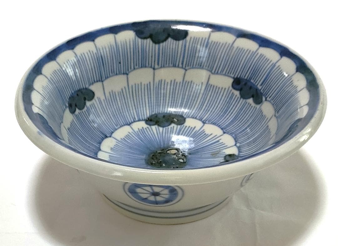 中鉢 染付 側面に蝙蝠 Ab-216