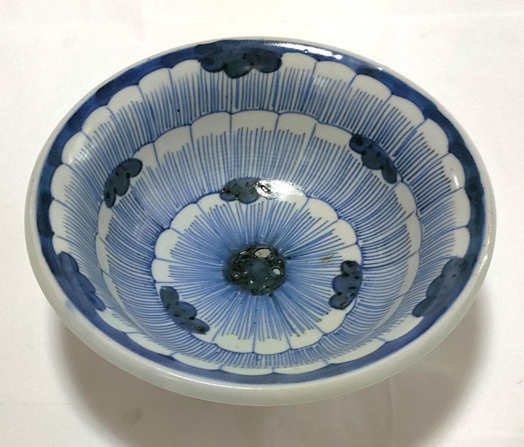 中鉢 染付 側面に蝙蝠 Ab-216