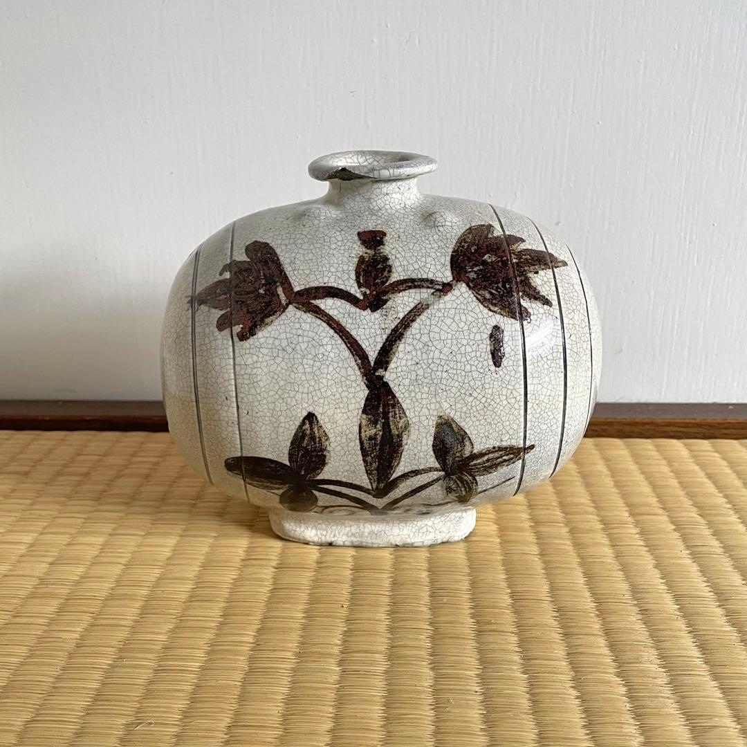 白磁鉄絵草花文俵壺 検) 李朝 朝鮮美術 韓国古美術 扁壺 時代物 鶏龍山