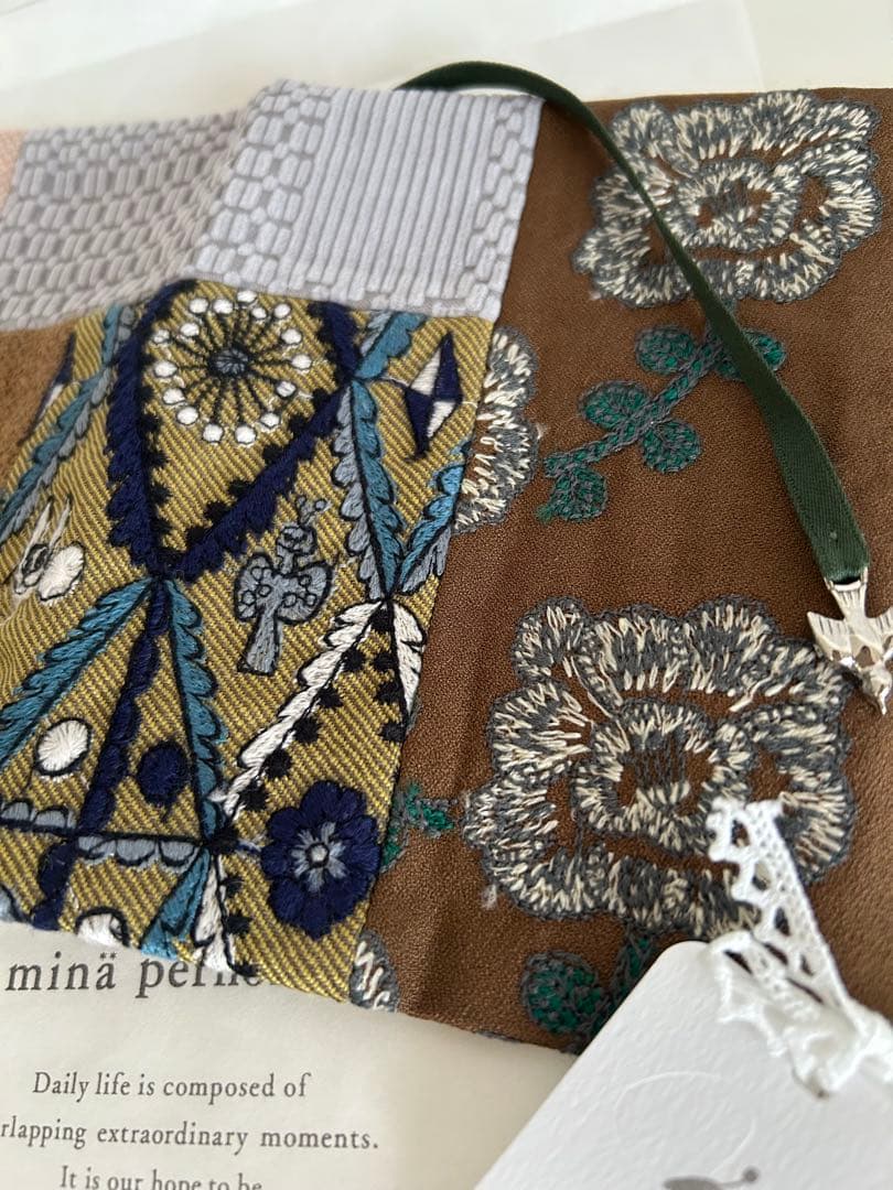 希少　新品　ミナペルホネン ピースブックカバー