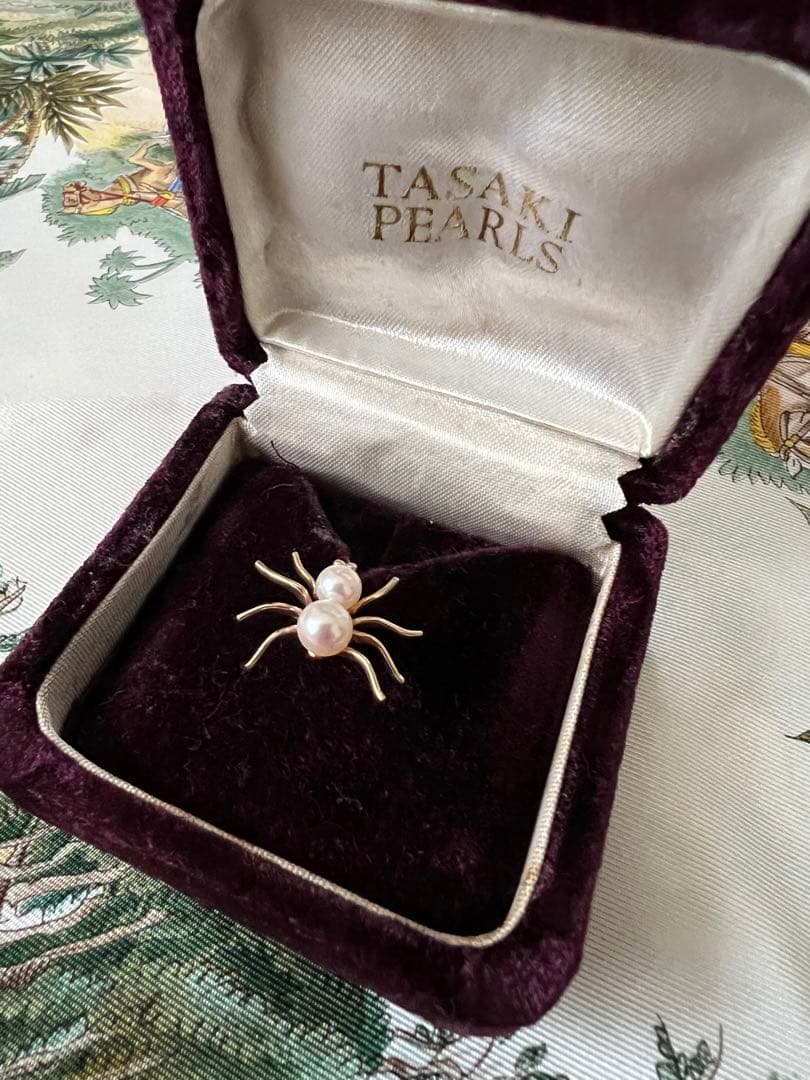 田崎真珠☆k14  蜘蛛　クモ☆ブローチ☆パール☆綺麗です
