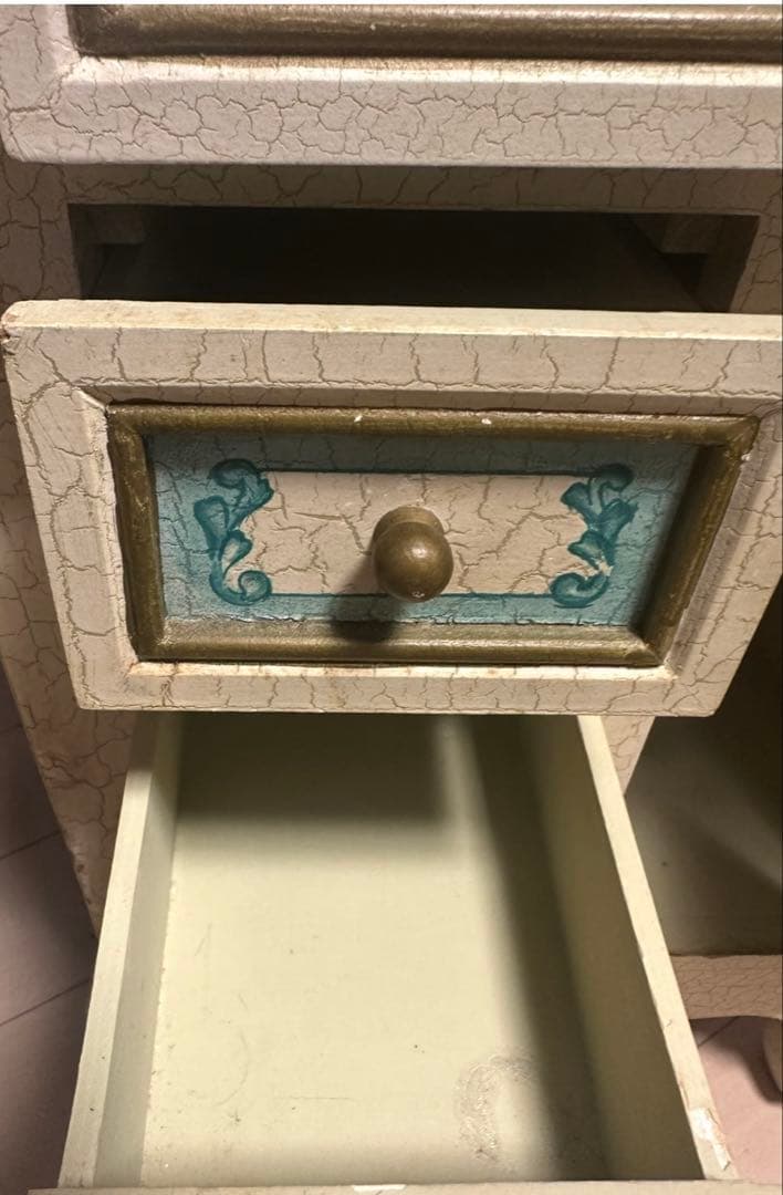 木製花柄キャビネット