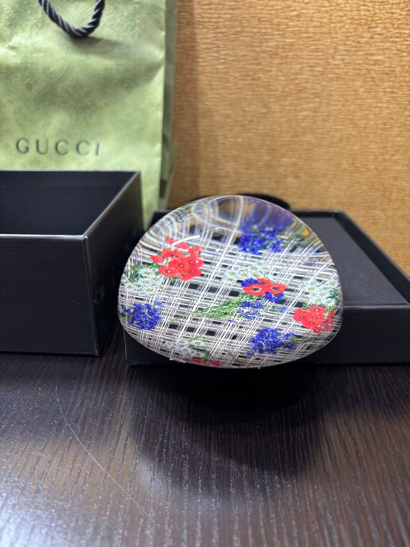 【希少】GUCCI 花柄 円形置物　ペーパーウエイト※非売品