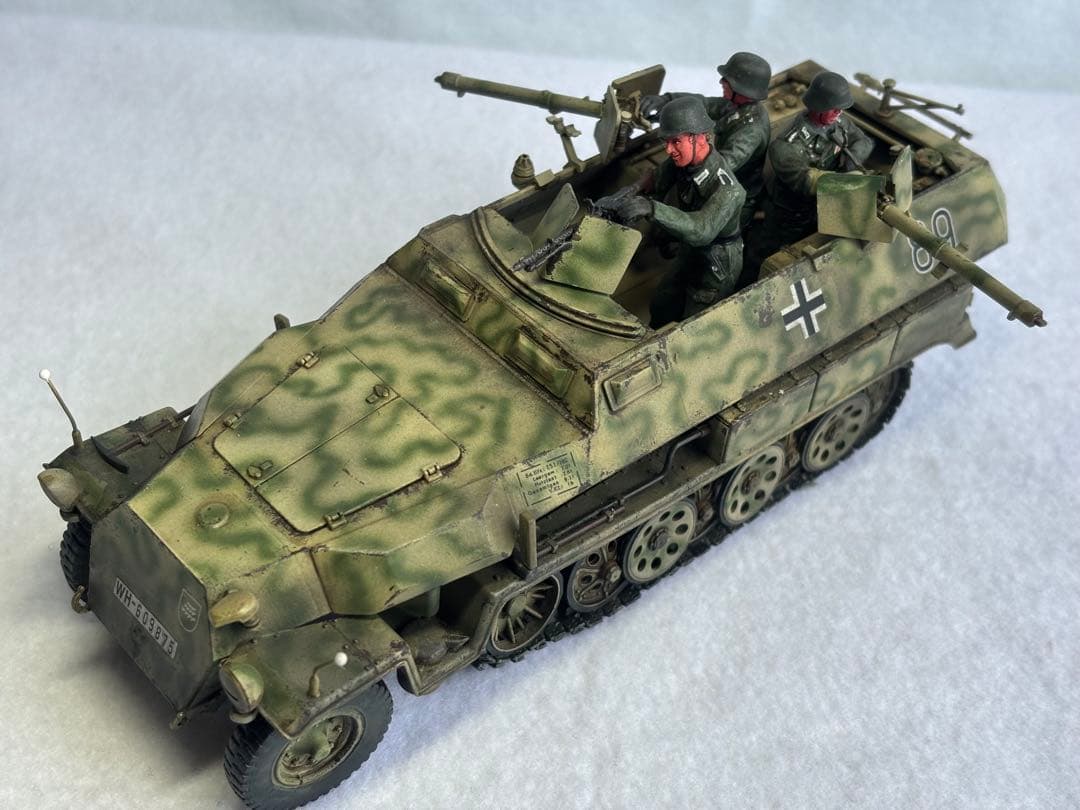 １／３５ドイツ軍Sd．Kfz．２５１／１７C型ハノマークプラモデル戦車完成品