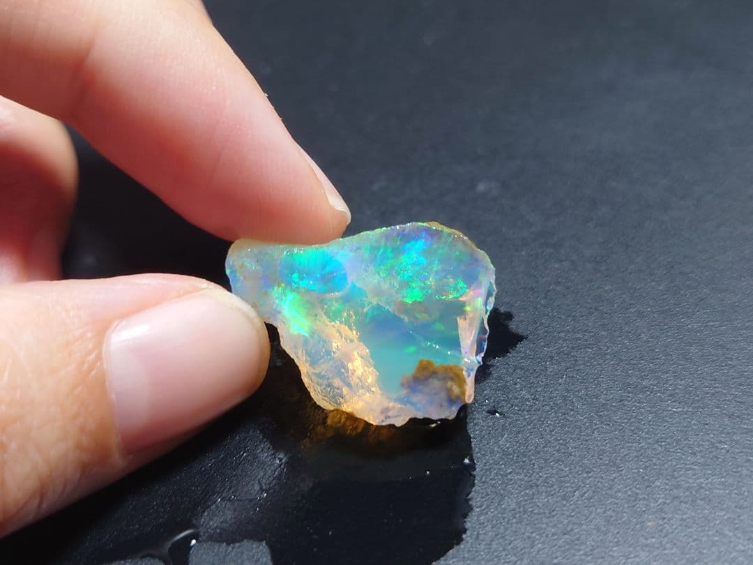 エチオピア　ウェロ産　オパール　鉱物標本　原石　透明　緑　青　チョーク