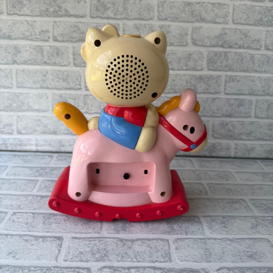 ハローキティ おしゃべり目覚まし時計 木馬