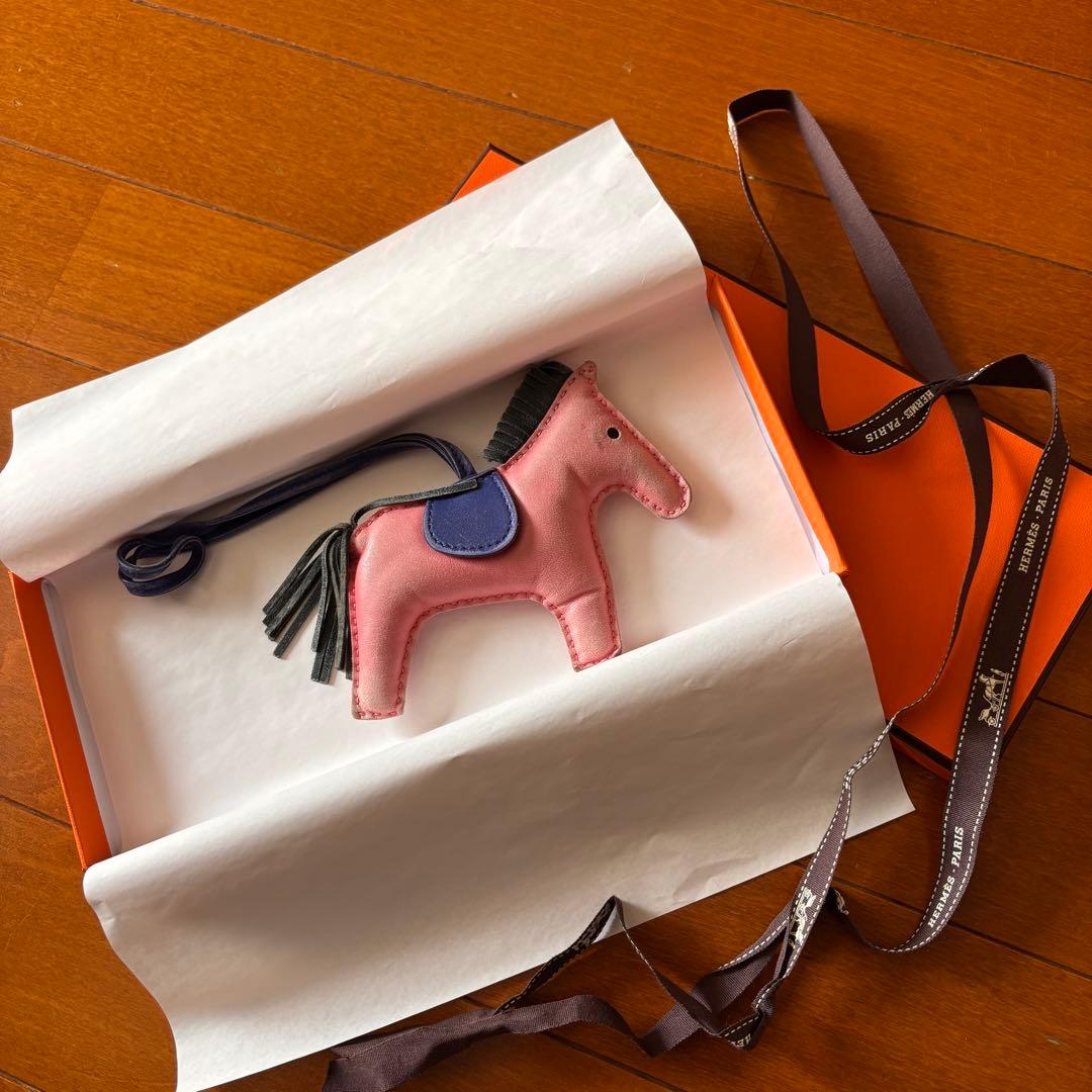 特別価格にて！HERMES エルメス ロデオチャーム ローズアザレ