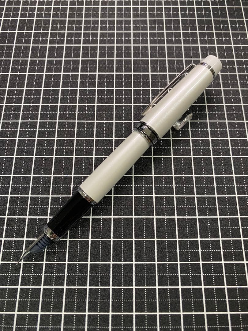 PILOT STELLA 90s Pearl White 万年筆　字幅F