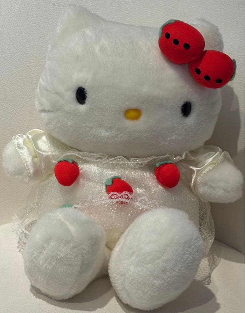 新品タグ付き 年代物 ハローキティ ぬいぐるみ いちご ドレス サンリオ