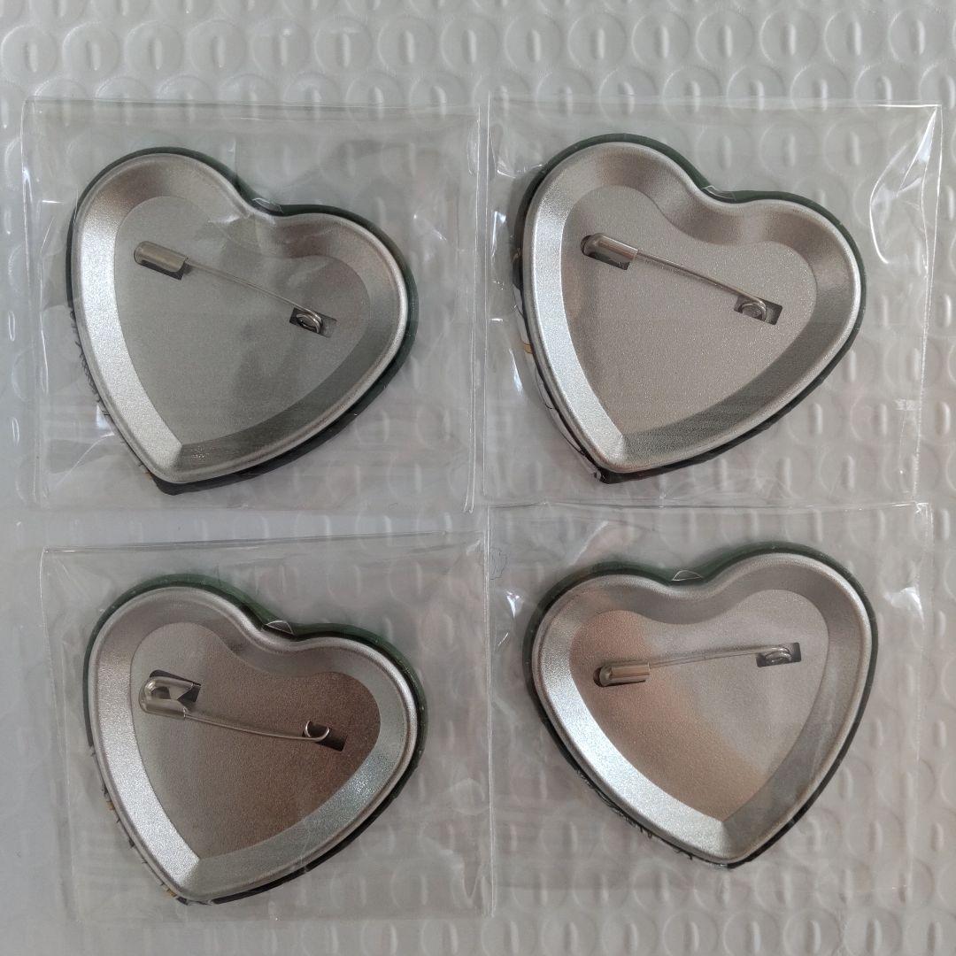 進撃の巨人 リヴァイ ハート型缶バッジ コンプリート 4つ 全種類