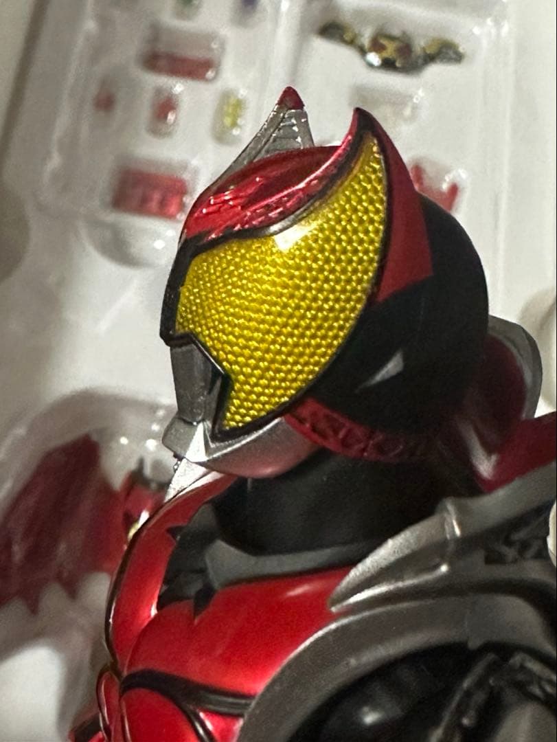 【未開封品/中古有】フィギュアーツ　仮面ライダーキバ　セット(画像準備中有)