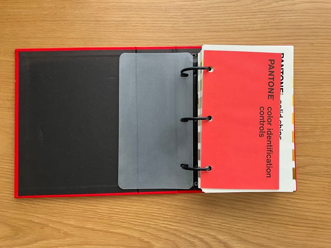 PANTONE ソリッドカラーチップ/コート紙版