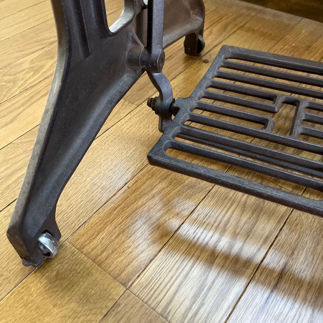TOYOTAミシンの脚　ＤＩＹでテーブルの脚に！