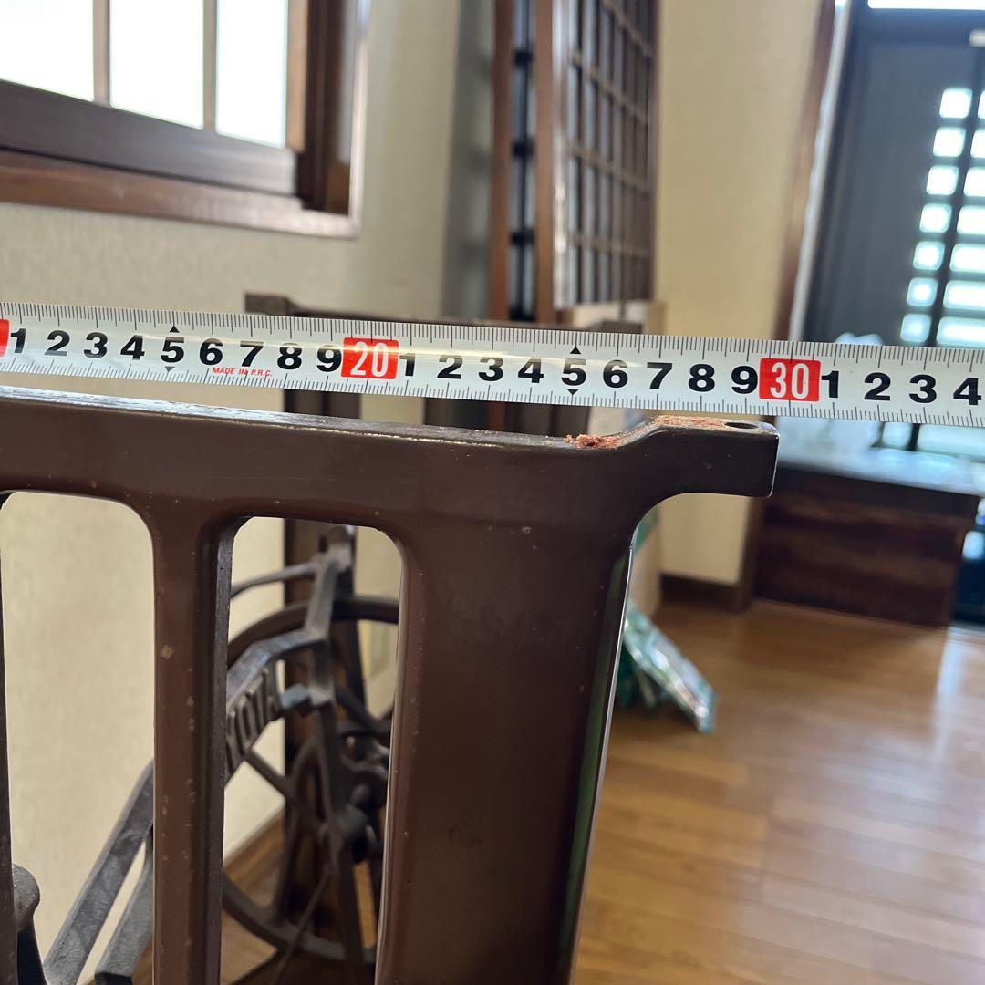 TOYOTAミシンの脚　ＤＩＹでテーブルの脚に！