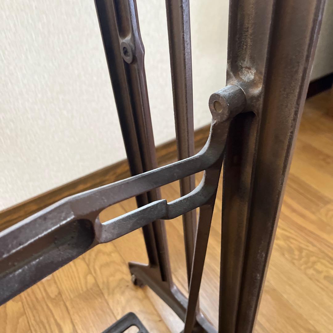 TOYOTAミシンの脚　ＤＩＹでテーブルの脚に！