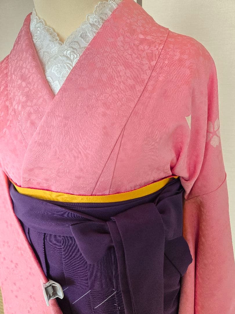 最終お値引き価格です♡新品袴(刺繍入り)&正絹の振り袖(未使用)