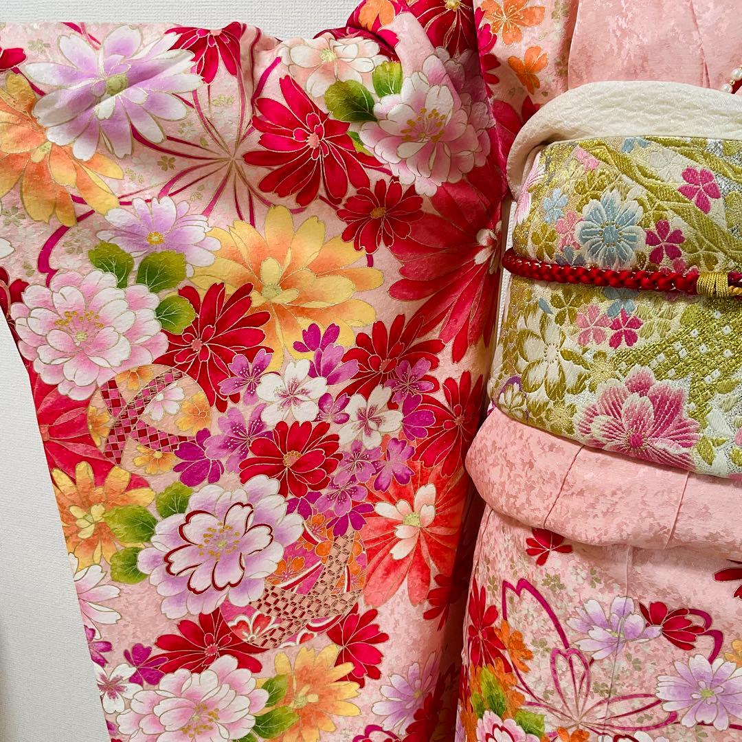 振袖　ピンク系　淡いピンク　銀通し　刺繍　牡丹　桜　リボン　鞠柄　正絹