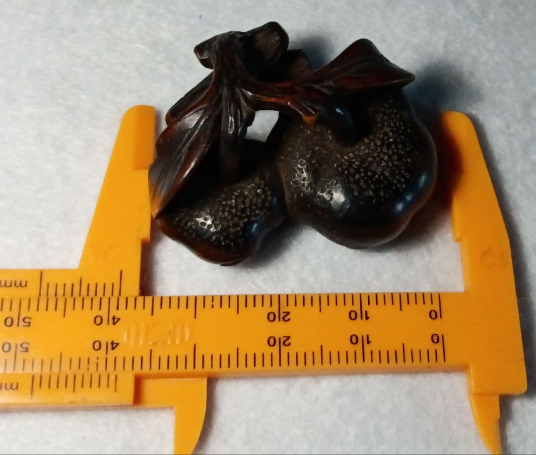無銘 柘植彫 根付 「柿の実」 江戸時代