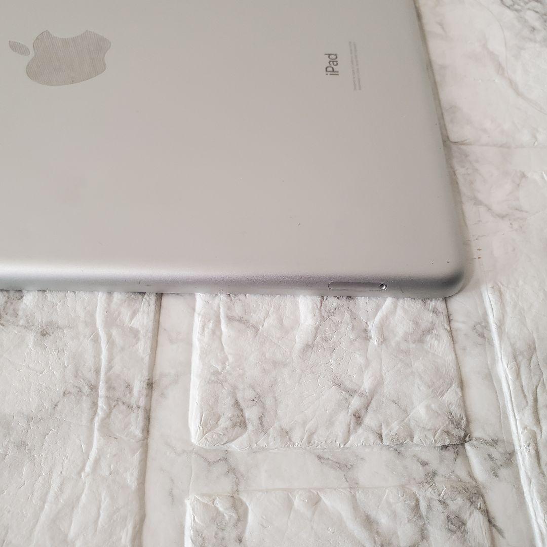 260 iPad 7世代 128GB SIMフリー シルバー