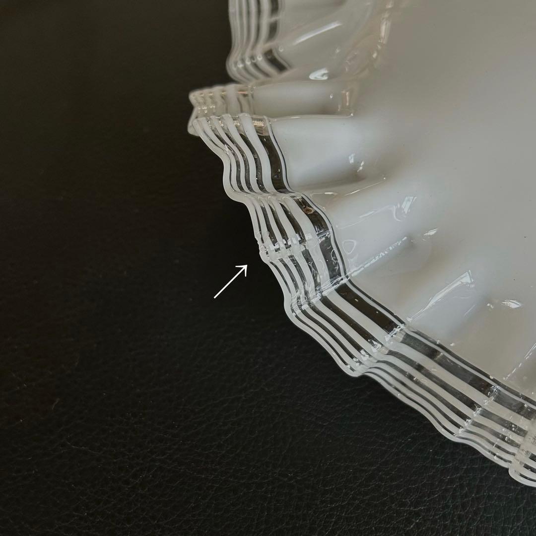 フランスアンティーク・フリルガラスランプシェード ミルクガラス＆フリルウエーブ