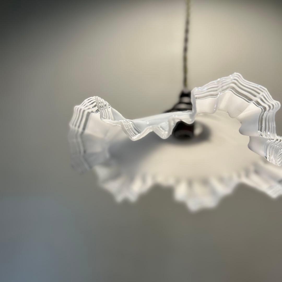 フランスアンティーク・フリルガラスランプシェード ミルクガラス＆フリルウエーブ