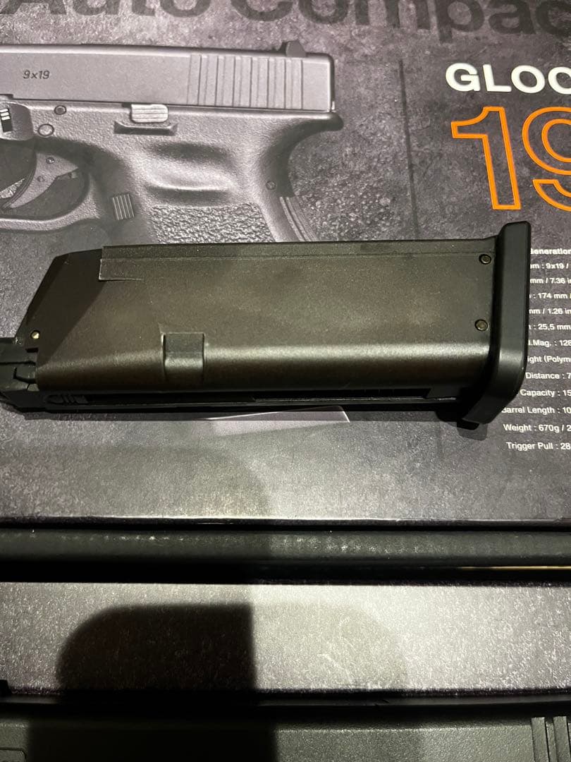 〔美品〕東京マルイグロック19 〔x300レプリカ付〕　ガスガン