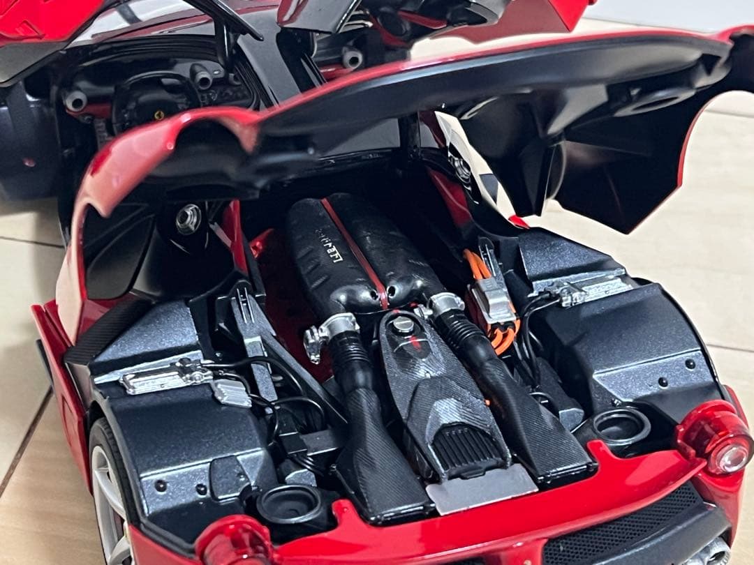 1/18 hot wheels エリート　ラ・フェラーリ