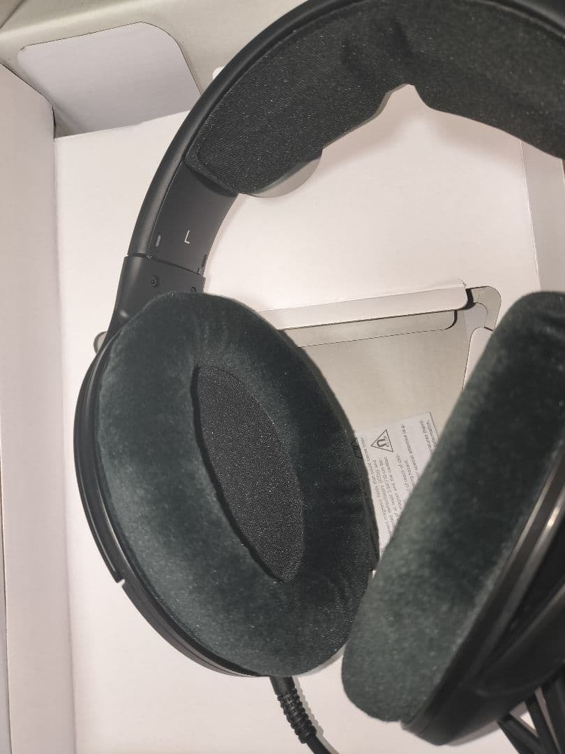 ほぼ新品　Sennheiser HD 560S
