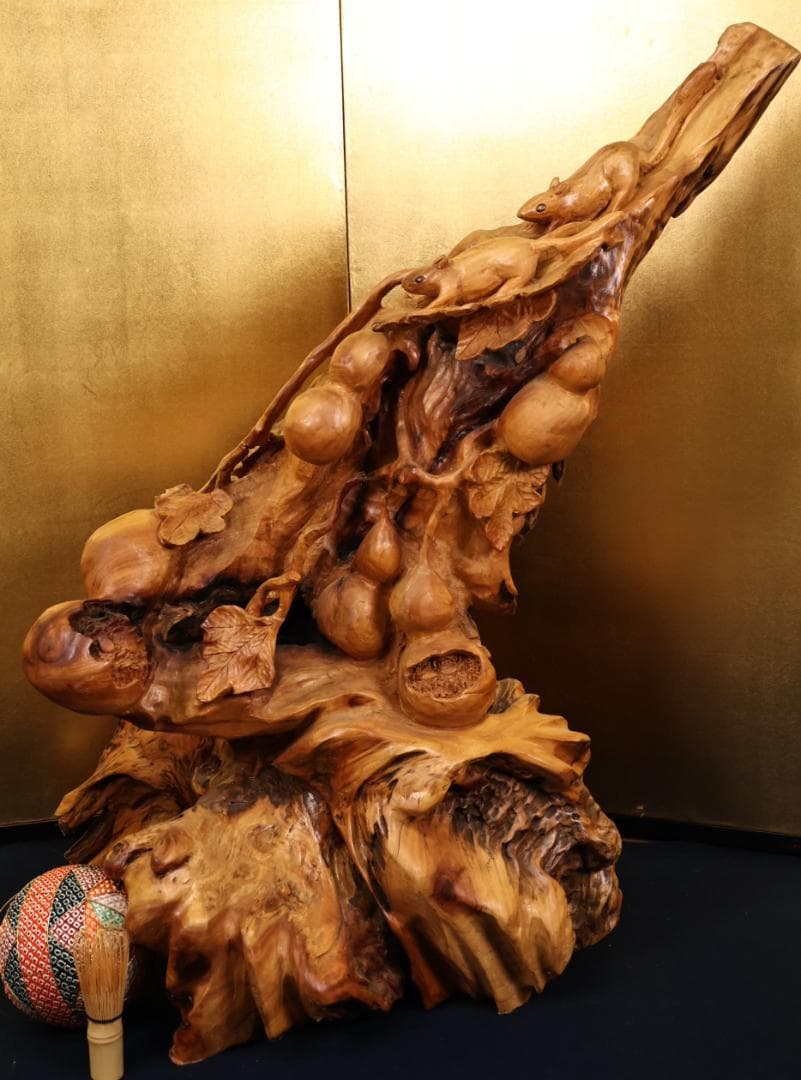 木彫　「 栗鼠と瓢箪 」 　一刀彫　東洋彫刻　置物　床飾り　インテリア　BK38