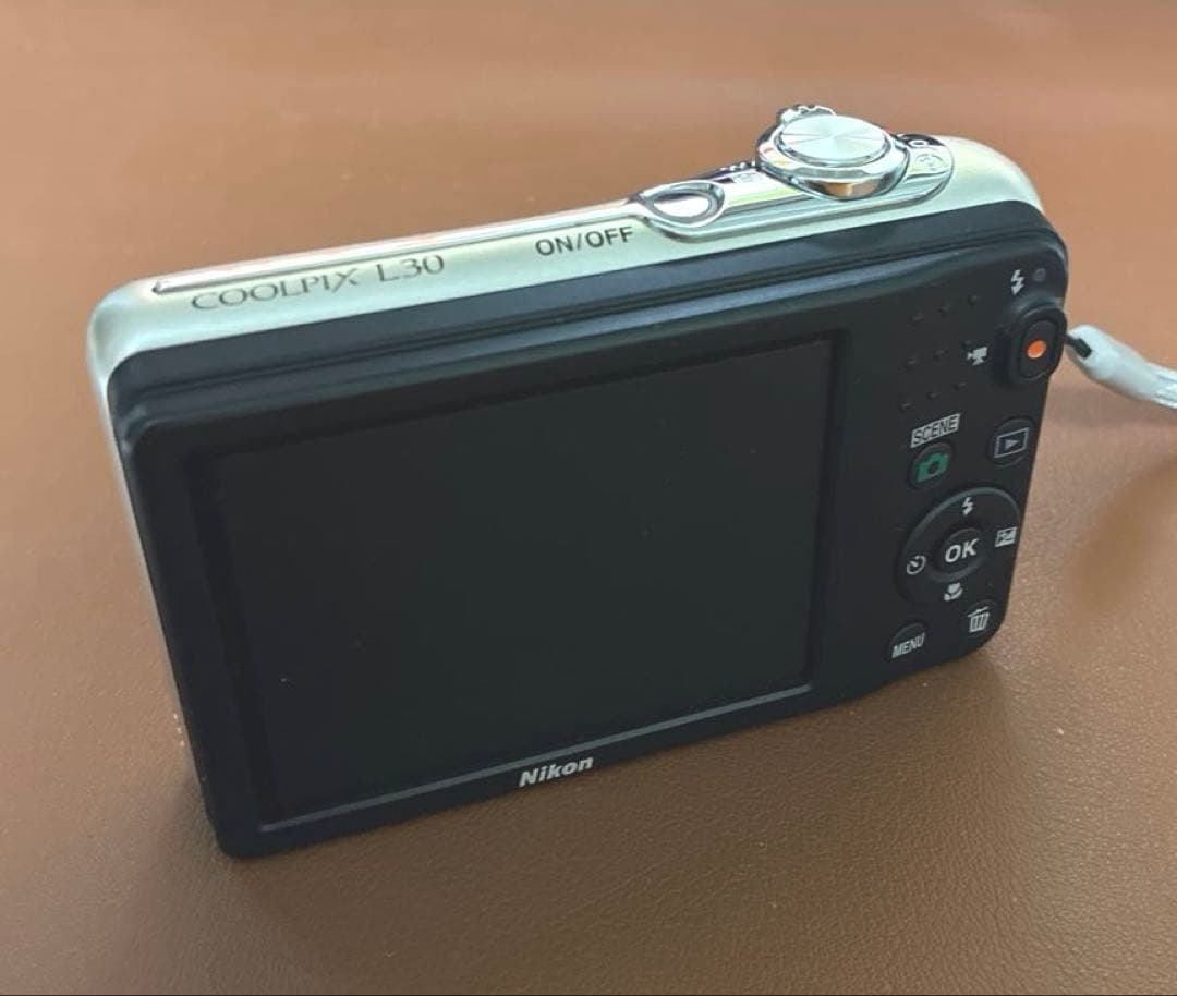Nikon COOLPIX L30 コンパクトデジタルカメラ