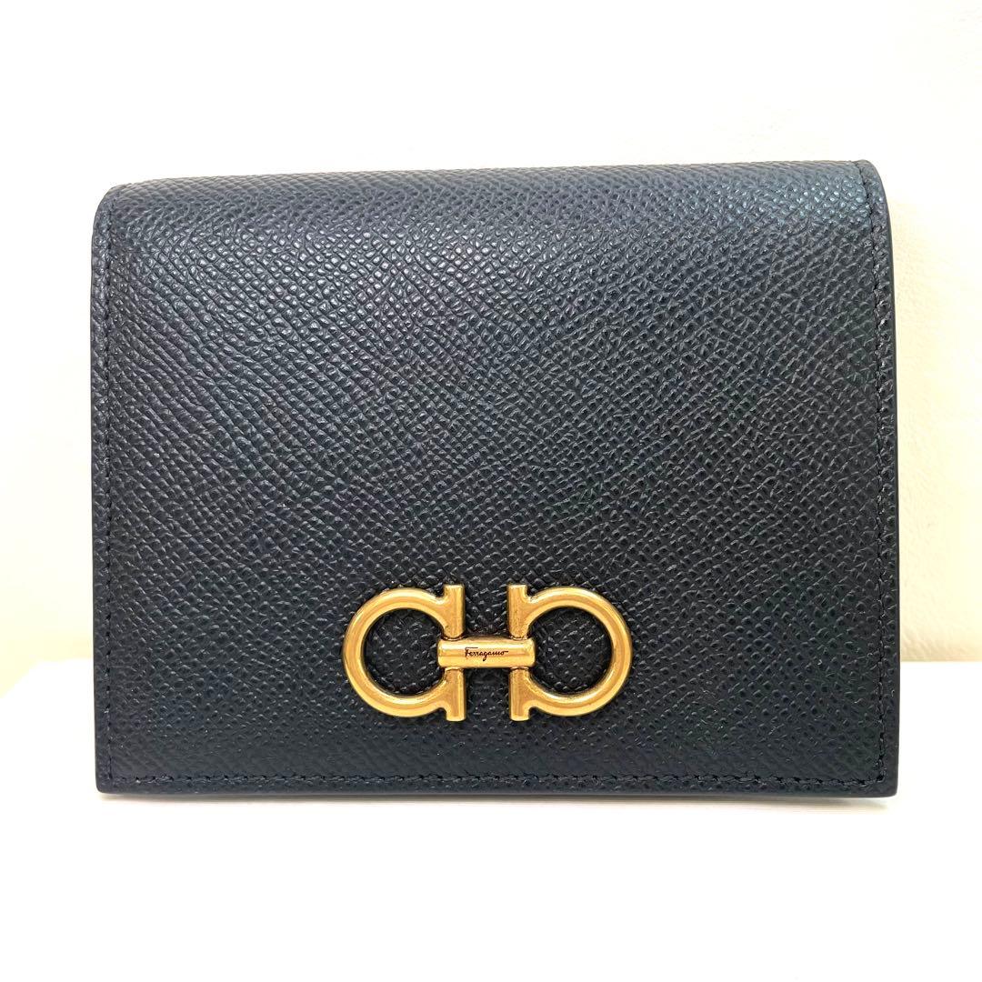 未使用　極美品　フェラガモ　折り財布　二つ折り財布　ガンチーニ　黒　ゴールド　革